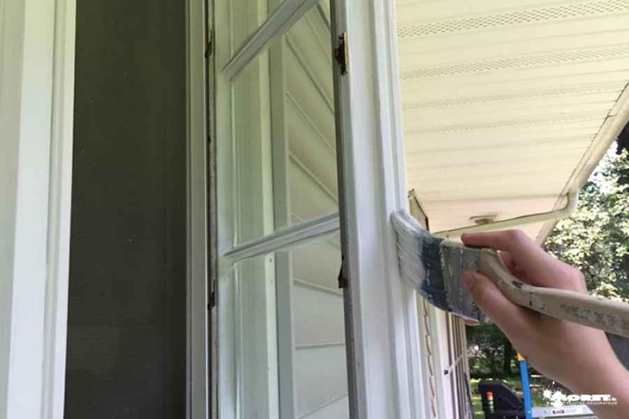 mise peinture blanche renovation chassis bois entreprise batiment moret