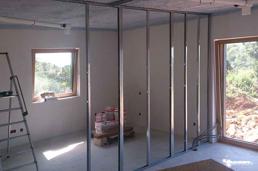 montage cloison separation agencement cuisine artisant decorateur moret
