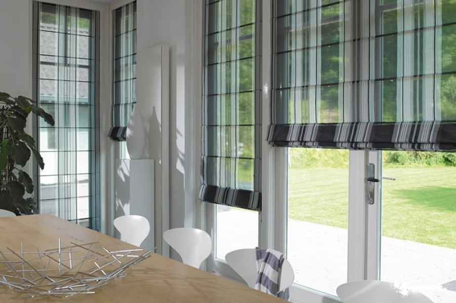 installation store americain voile noir luxaflex relief entreprise decorateur interieur moret