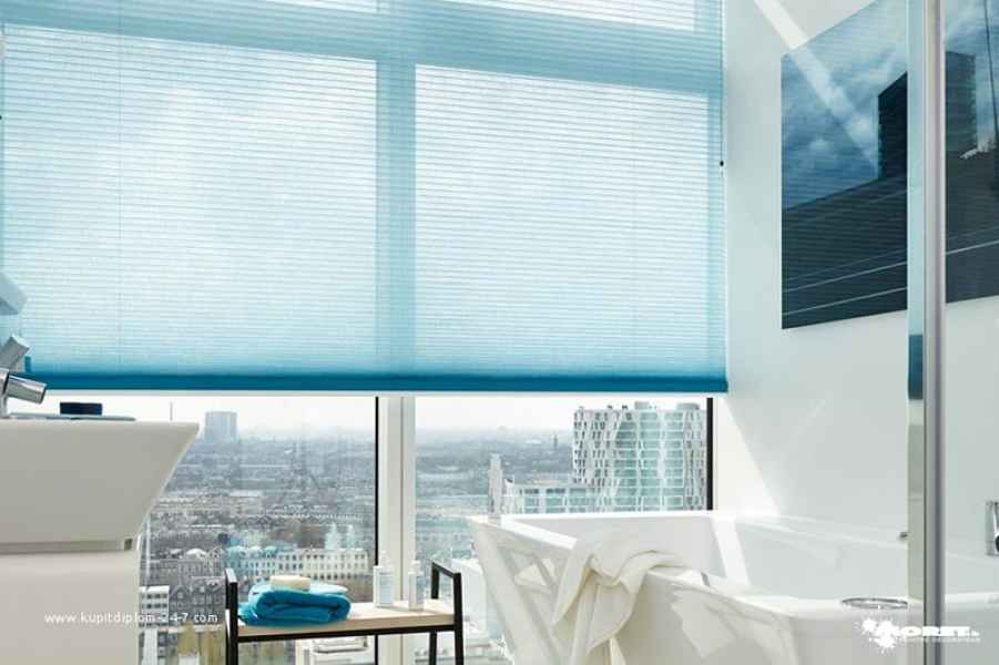 installation store enrouleur luxaflex bleu salle bain entreprise decorateur interieur moret
