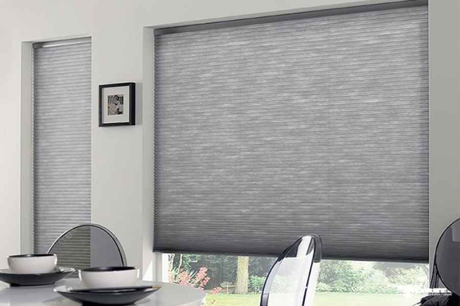 installation stores plisses diaz sur mesure salle manger entreprise decorateur interieur moret