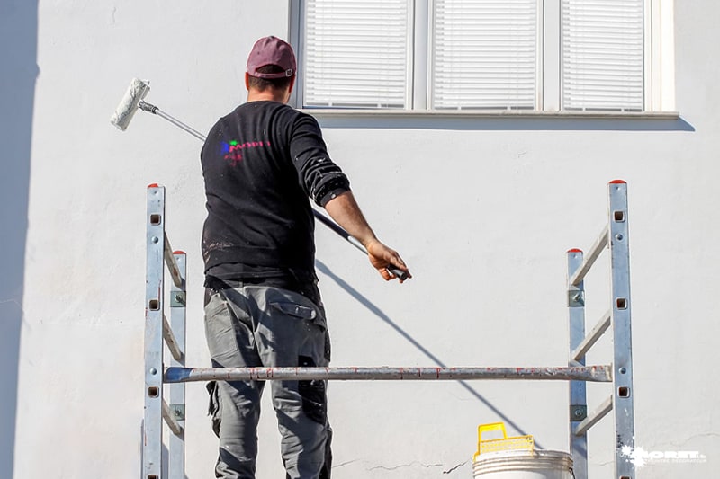 Travaux extérieur - rénovation et peinture façade bâtiment- Artisan peintre décorateur Moret
